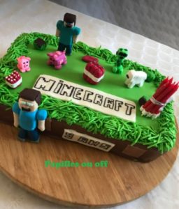 Gâteau Minecraft 2, en pâte à sucre par Papilles-on-off. Une